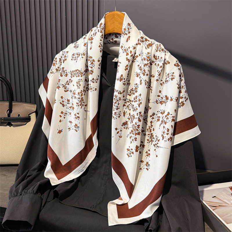 Design Twill Silk Square Scarf – Luxury Skincare Headband Bewertung und Preis