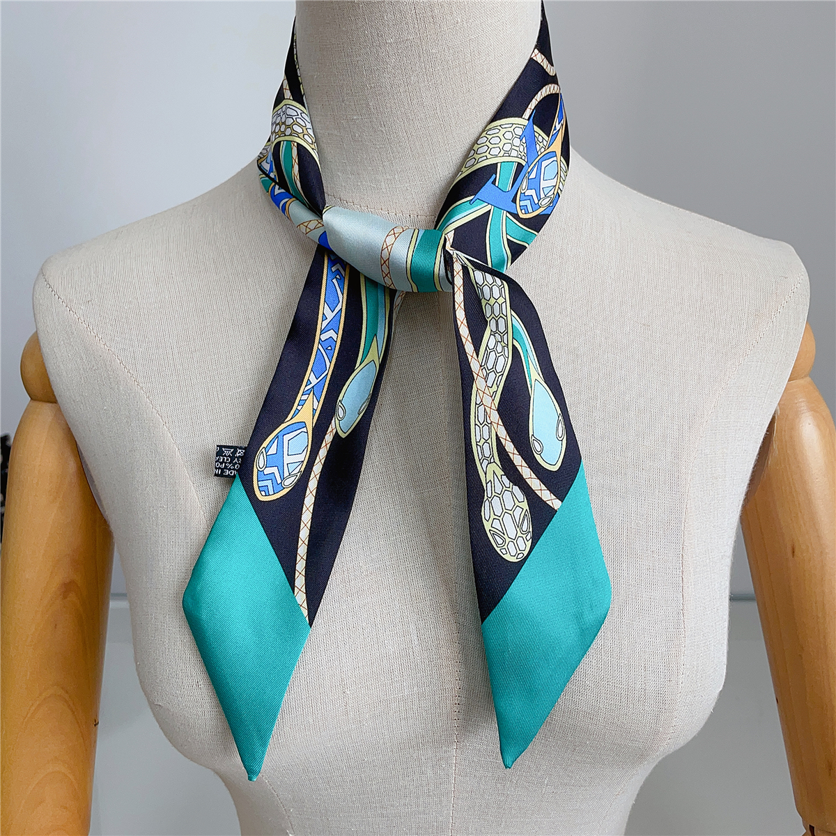 New Brand Design Colored Snake – Luxury Skincare Headband Bewertung und Preis